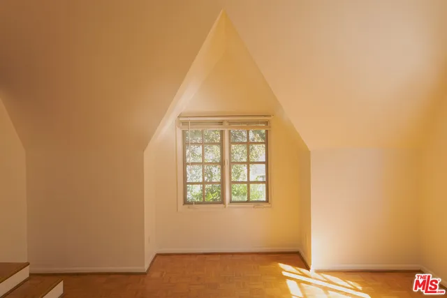 $8,700 | 2829 North Beachwood Drive, Los Angeles, CA 90068