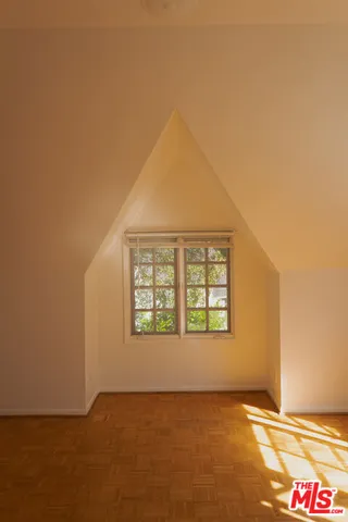 $8,700 | 2829 North Beachwood Drive, Los Angeles, CA 90068