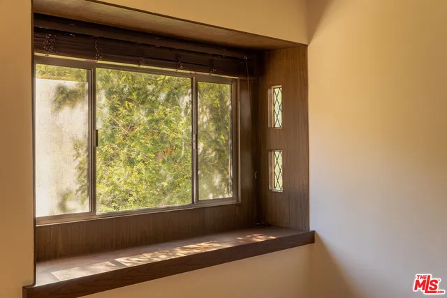 $8,700 | 2829 North Beachwood Drive, Los Angeles, CA 90068