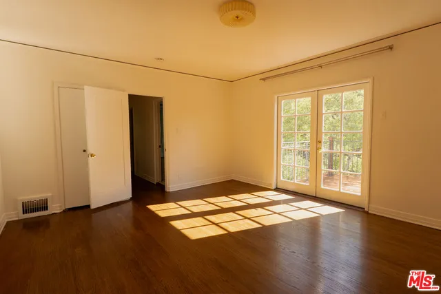 $8,700 | 2829 North Beachwood Drive, Los Angeles, CA 90068