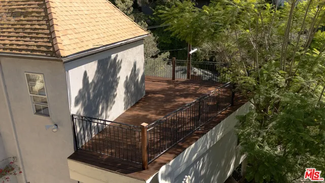 $8,700 | 2829 North Beachwood Drive, Los Angeles, CA 90068