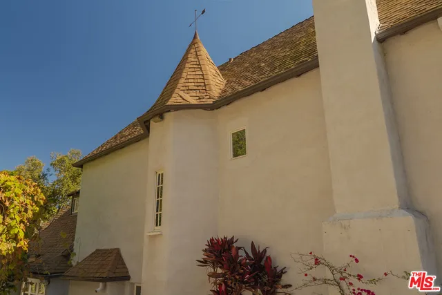 $8,700 | 2829 North Beachwood Drive, Los Angeles, CA 90068