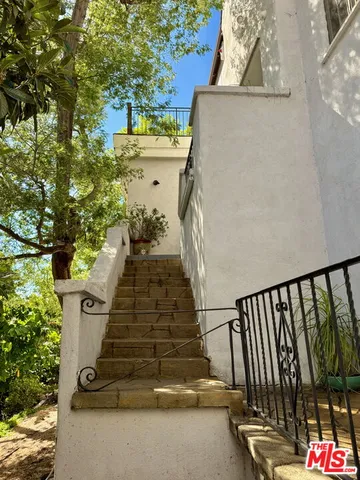 $8,700 | 2829 North Beachwood Drive, Los Angeles, CA 90068