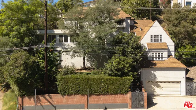 $8,700 | 2829 North Beachwood Drive, Los Angeles, CA 90068