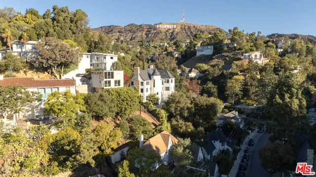 $9,000 | 2829 North Beachwood Drive, Los Angeles, CA 90068