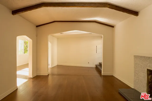 $8,700 | 2829 North Beachwood Drive, Los Angeles, CA 90068