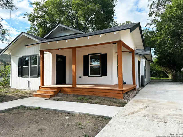 a view of white house