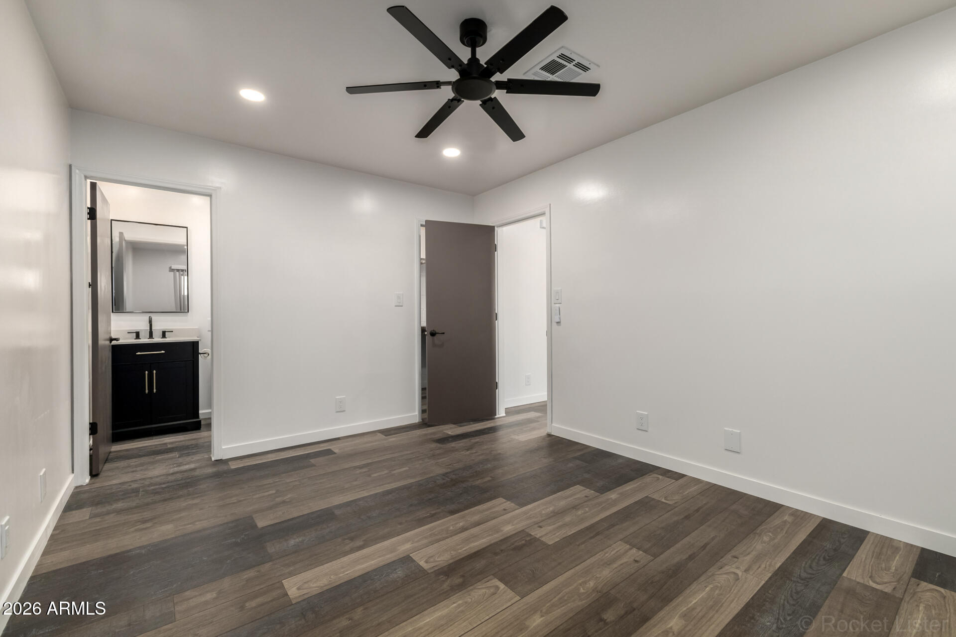 95 North Cooper Road, Unit 50 Chandler, AZ 85225 - Photo 17 of 46 20 Cooper 50