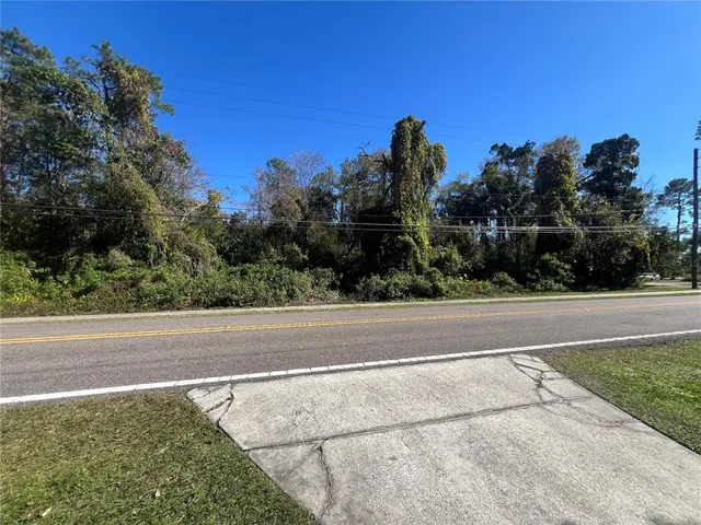 a view of a tennis court