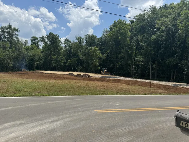 a view of a tennis court