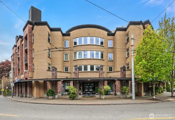 $440,000 | 1417 Queen Anne Avenue North, Unit 206, Seattle, WA 98109