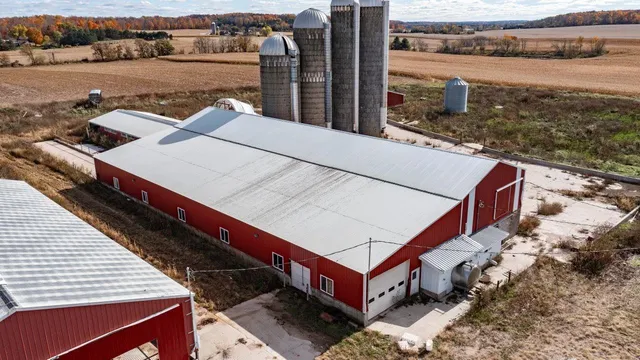 $350,000 | N9878 Sprenger Road, Marion, WI 54950