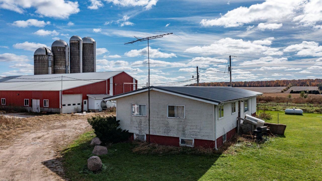 N9878 Sprenger Road Marion, WI 54950 - Photo 20 of 37