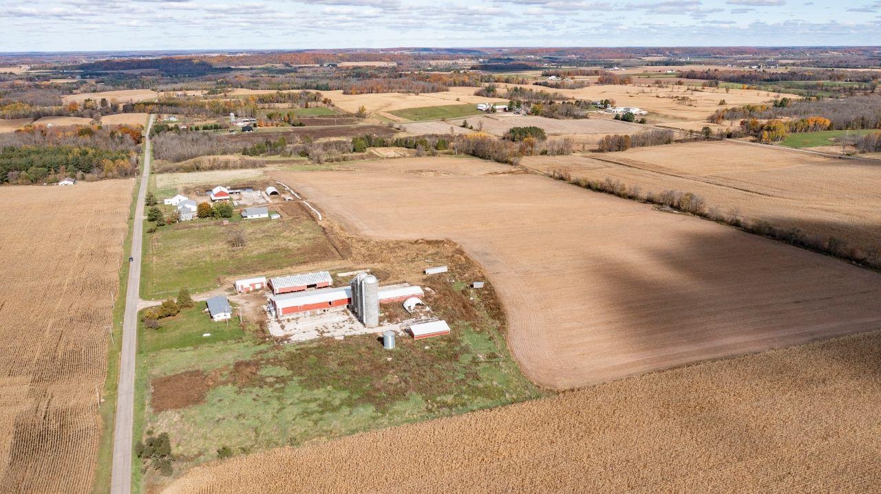 N9878 Sprenger Road Marion, WI 54950 - Photo 4 of 37