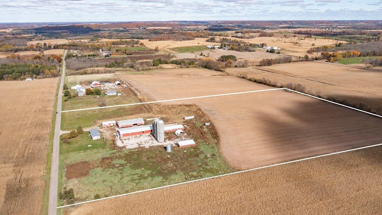 N9878 Sprenger Road Marion, WI 54950 - Photo 5 of 37