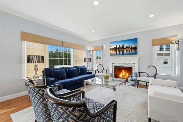 $1,100,000 | 14 Southview Circle, Lake Grove, NY 11755