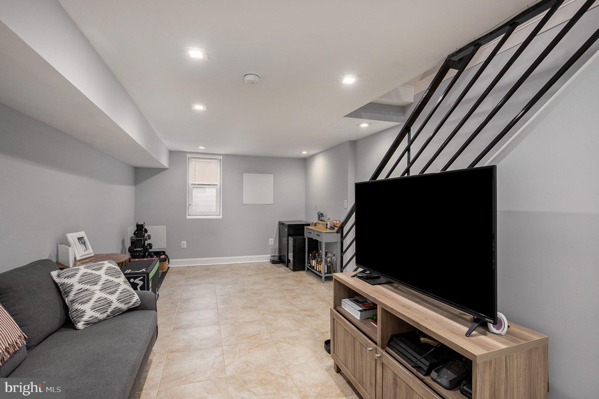 2009 Mercy Street Philadelphia, PA 19145 - Photo 16 of 28