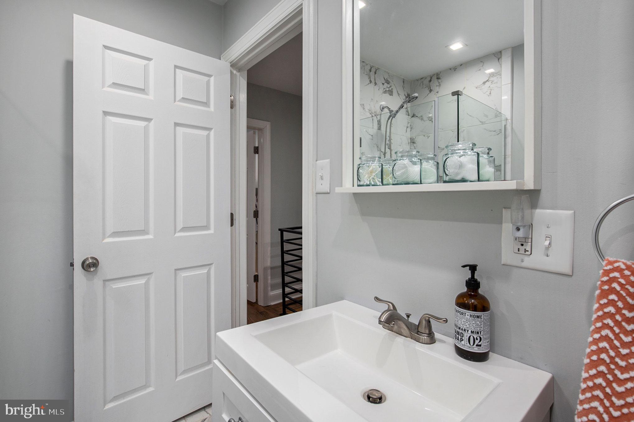 2009 Mercy Street Philadelphia, PA 19145 - Photo 22 of 28