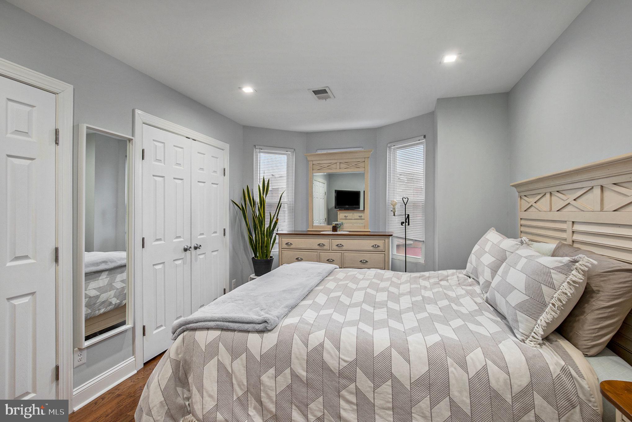 2009 Mercy Street Philadelphia, PA 19145 - Photo 23 of 28