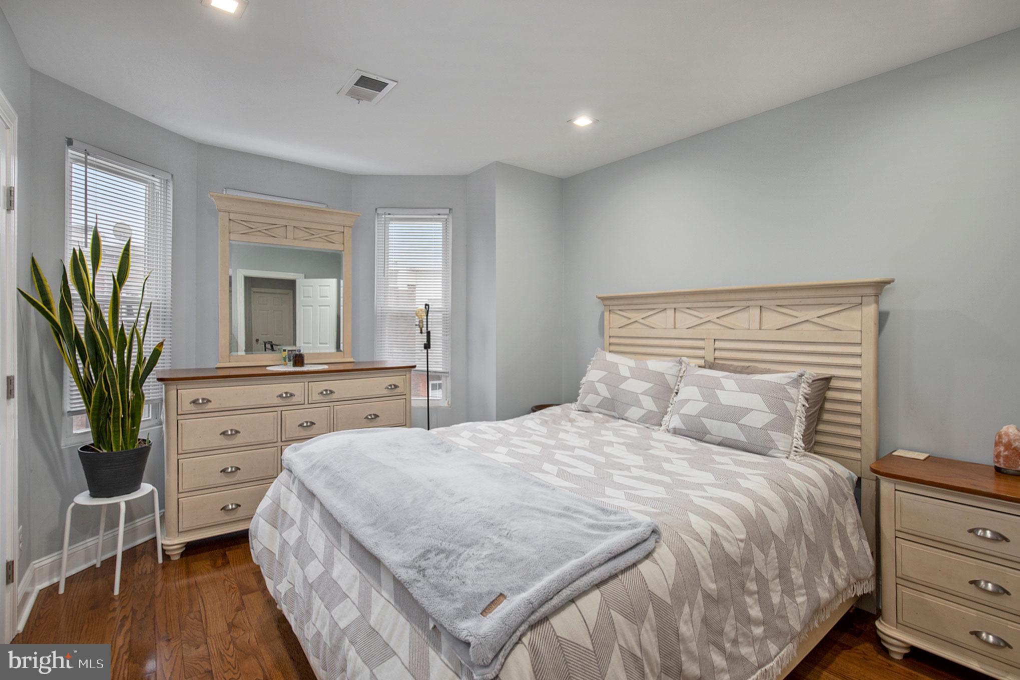 2009 Mercy Street Philadelphia, PA 19145 - Photo 24 of 28