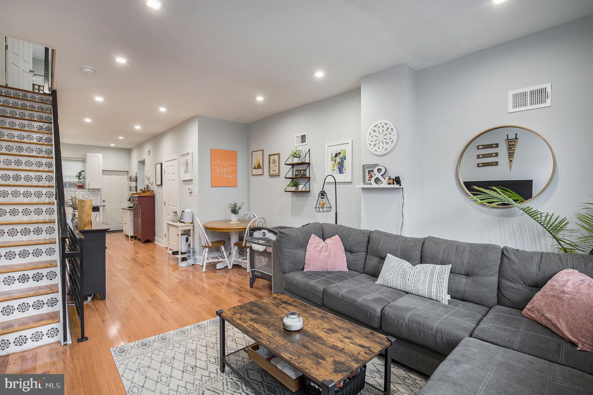 2009 Mercy Street Philadelphia, PA 19145 - Photo 5 of 28