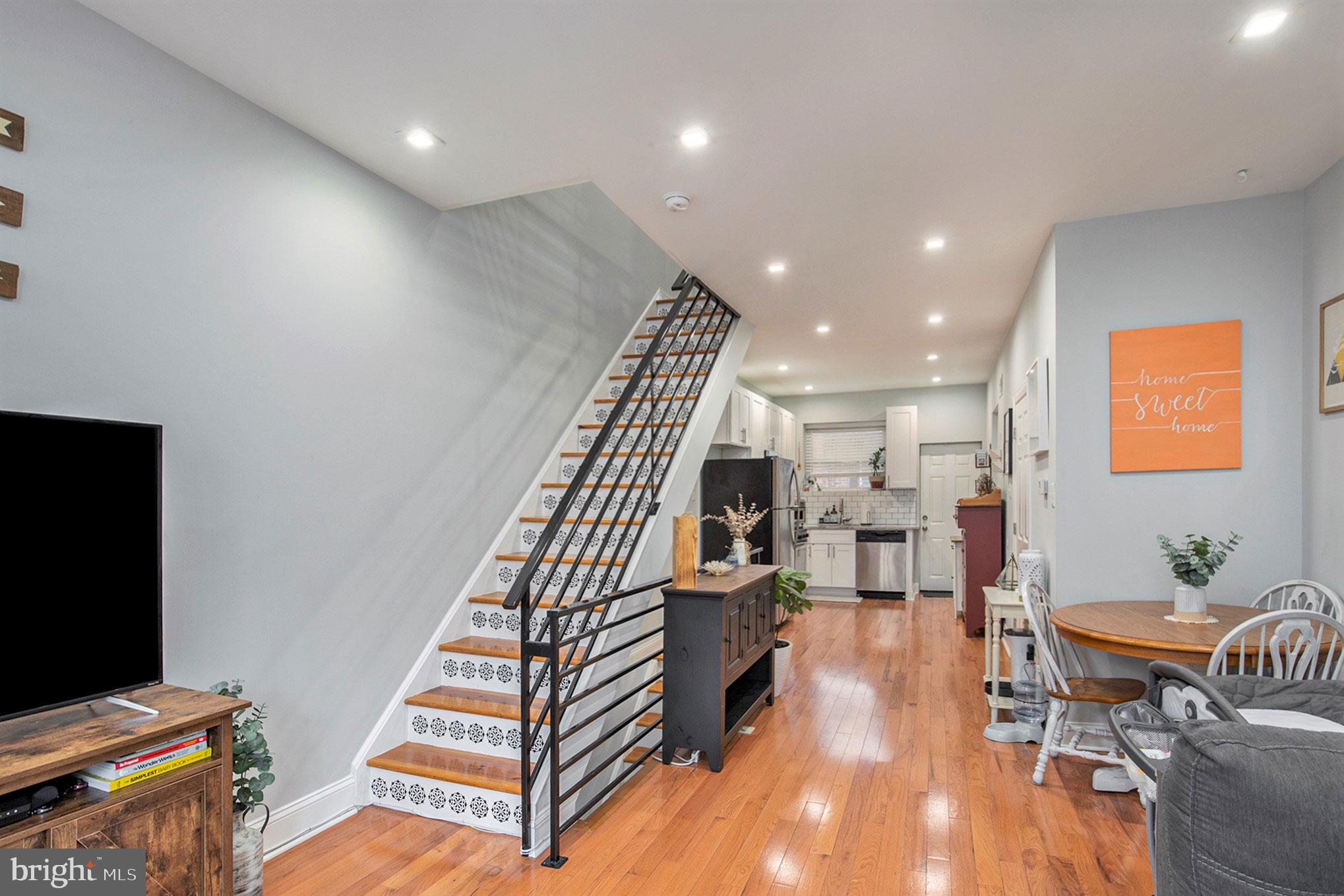 2009 Mercy Street Philadelphia, PA 19145 - Photo 7 of 28