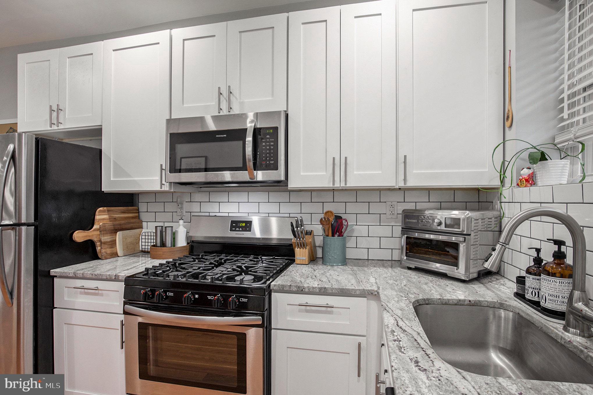 2009 Mercy Street Philadelphia, PA 19145 - Photo 9 of 28