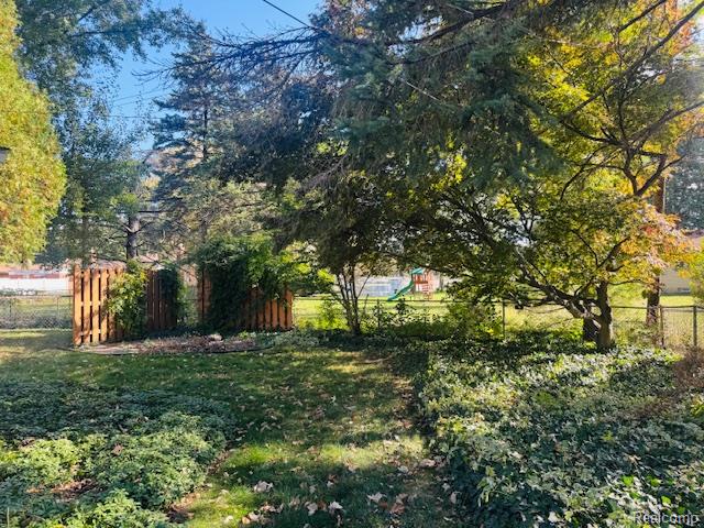 3945 Harding Street Dearborn Heights, MI 48125 - Photo 3 of 15