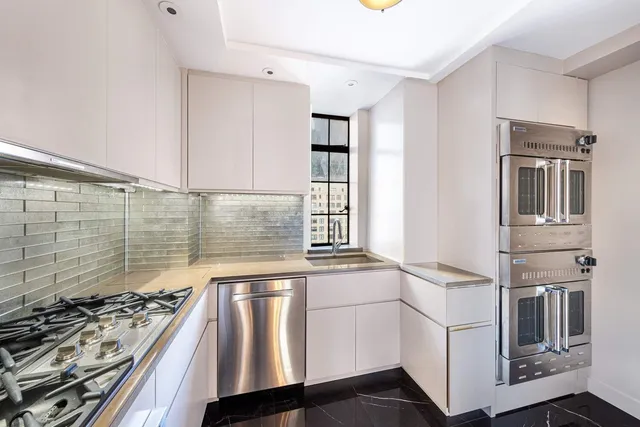 $1,775,000 | 340 West 57th Street, Unit 14D | Hell's Kitchen