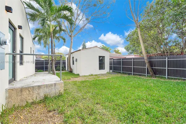 $7,500 | 4721 Northwest 6th Avenue, Miami, FL 33127