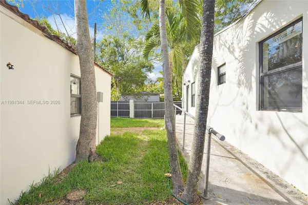 $7,500 | 4721 Northwest 6th Avenue, Miami, FL 33127