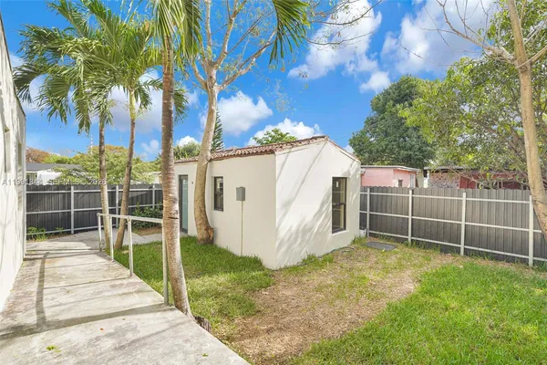 $7,500 | 4721 Northwest 6th Avenue, Miami, FL 33127