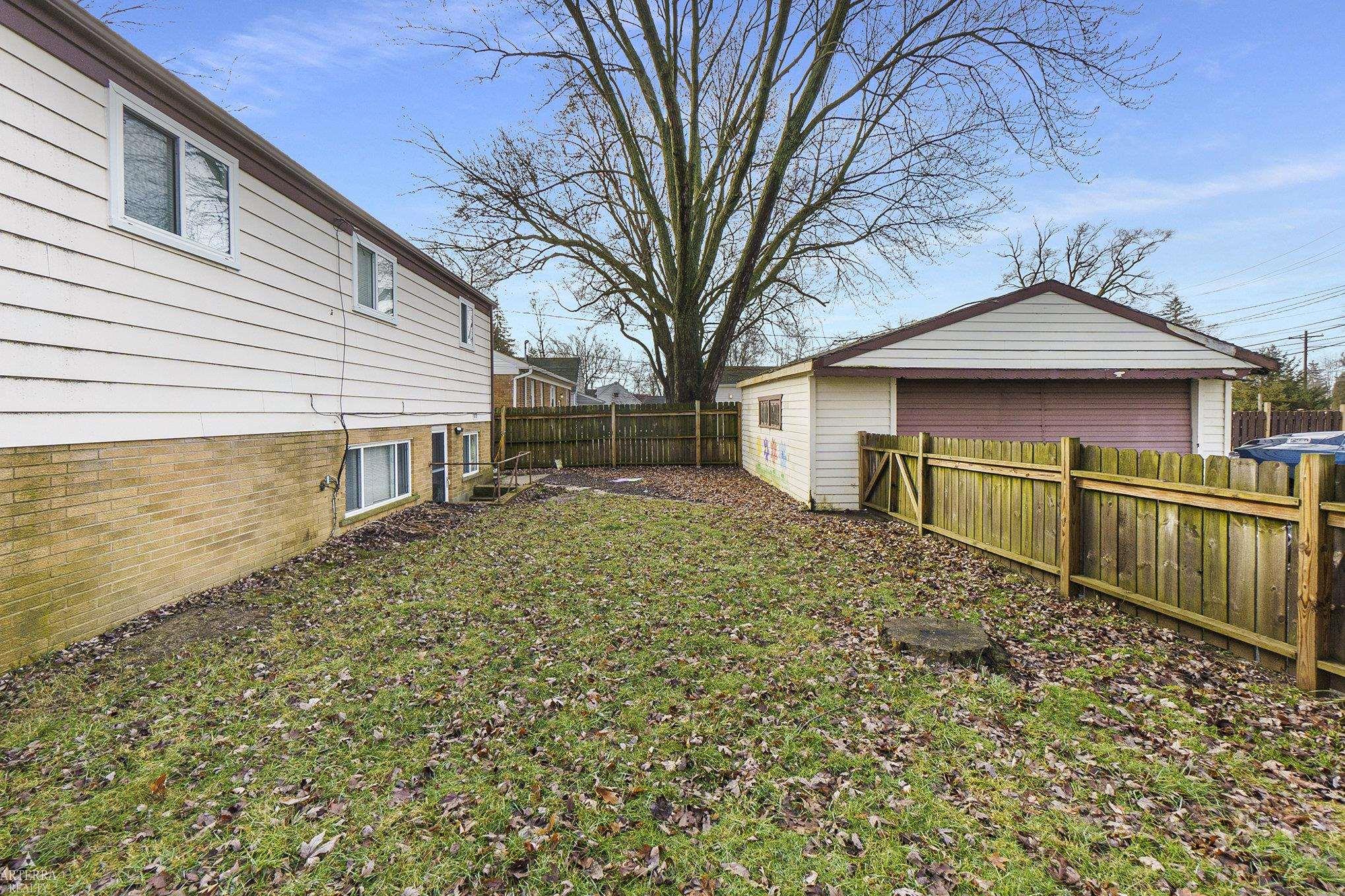 33155 Garfield Road Fraser, MI 48026 - Photo 22 of 25 50132439-af8917a0-057e-4698-b582-6243c1361d47.JPG