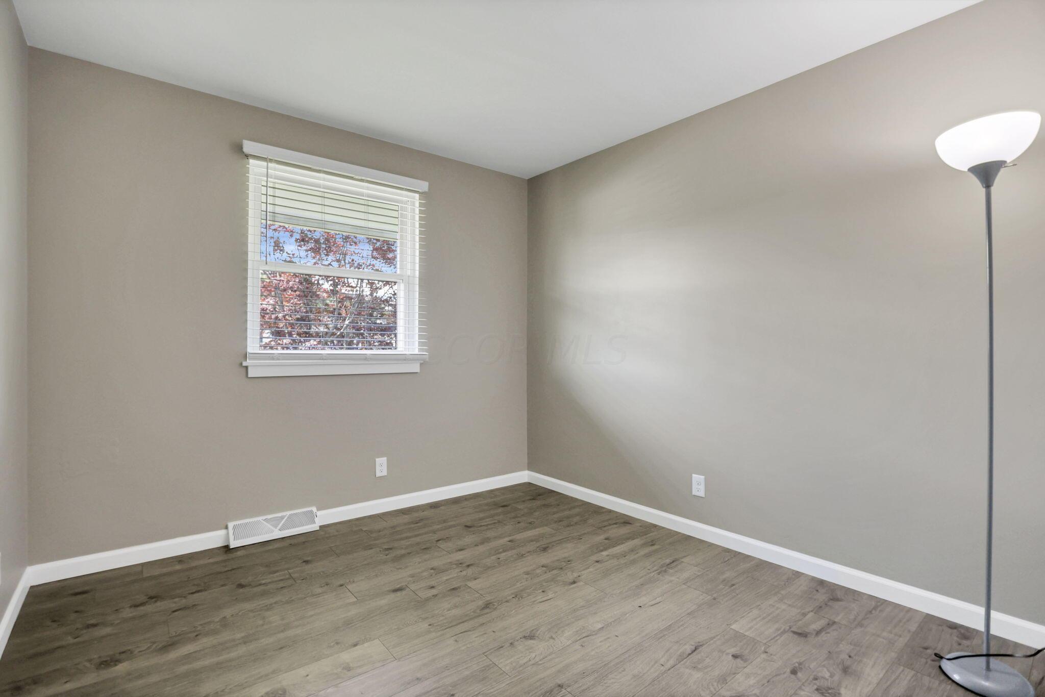 193 Fieldpoint Road Heath, OH 43056 - Photo 6 of 29 1st bedroom