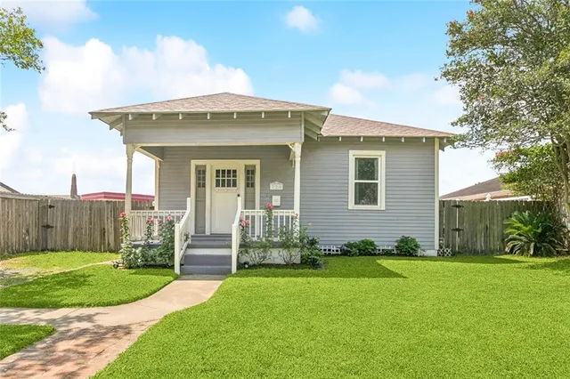 $310,999 | 220 Moss Lane, River Ridge, LA 70123