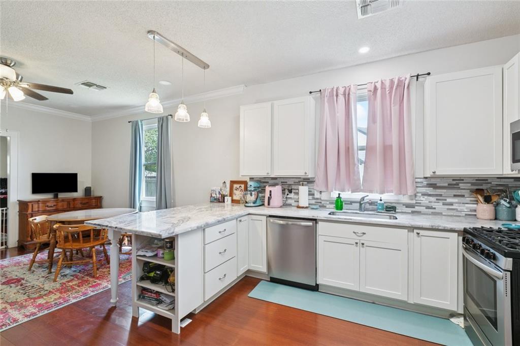 220 Moss Lane River Ridge, LA 70123 - Photo 6 of 20