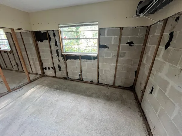a view of a garage