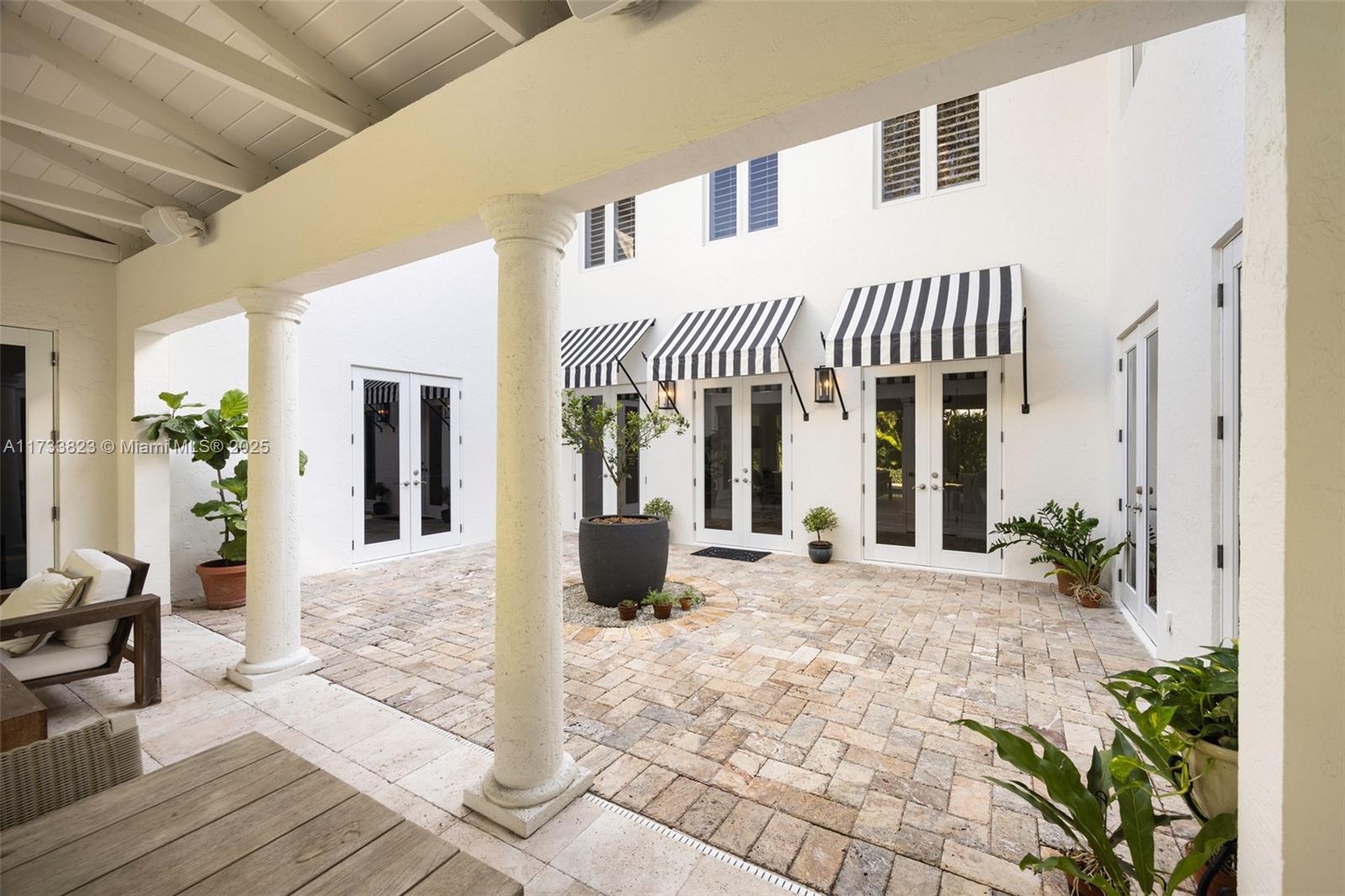 7260 Erwin Road Miami, FL 33143 - Photo 24 of 32