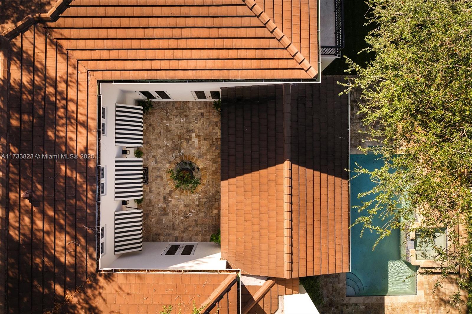 7260 Erwin Road Miami, FL 33143 - Photo 28 of 32