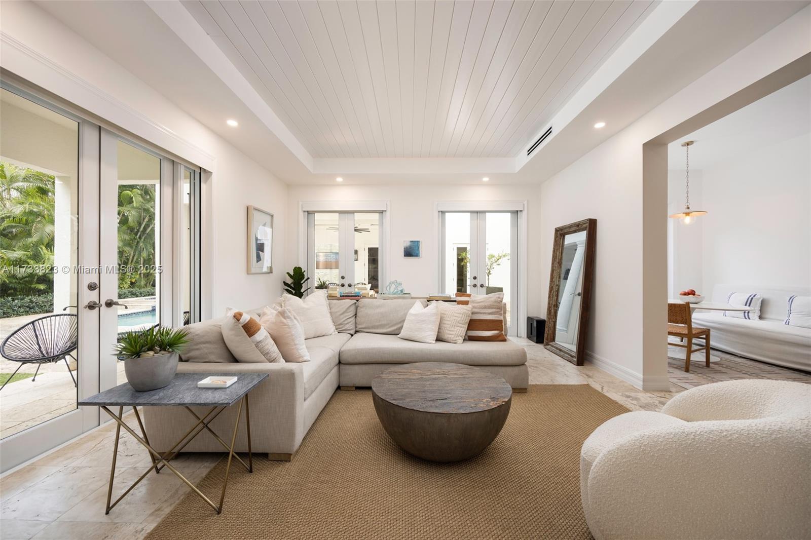 7260 Erwin Road Miami, FL 33143 - Photo 5 of 32