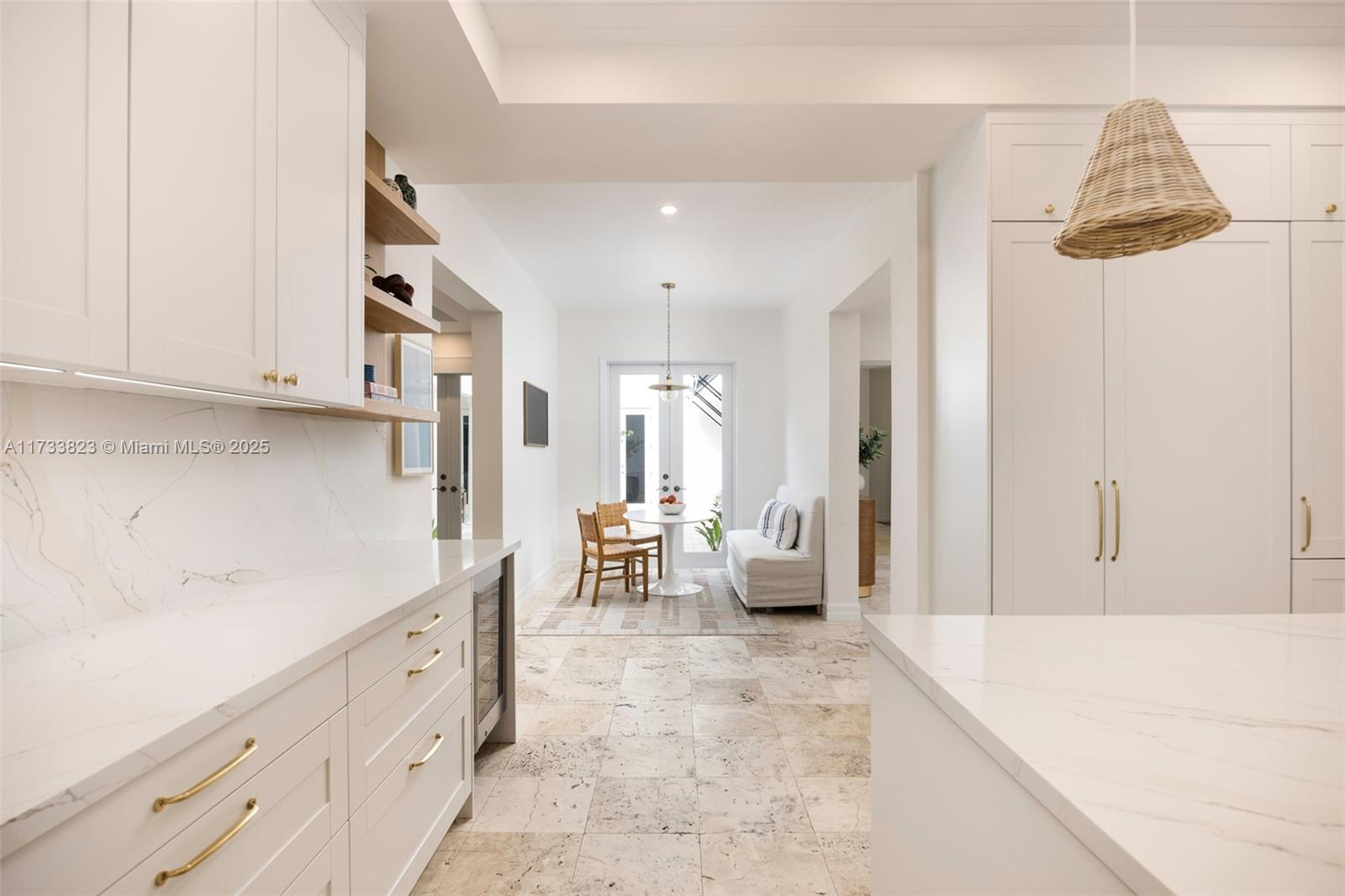 7260 Erwin Road Miami, FL 33143 - Photo 6 of 32