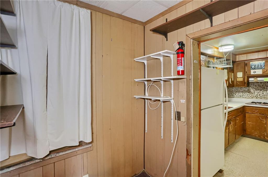 516 17th Street Beaver Falls, PA 15010 - Photo 14 of 28 a utility room with dryer and washer