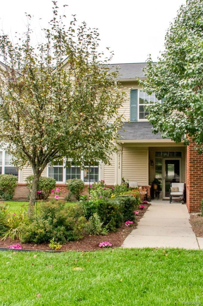 4244 Hampton Ridge Boulevard, Unit 160 Howell, MI 48843 - Photo 3 of 22 WilkinsonCondo-21.jpg