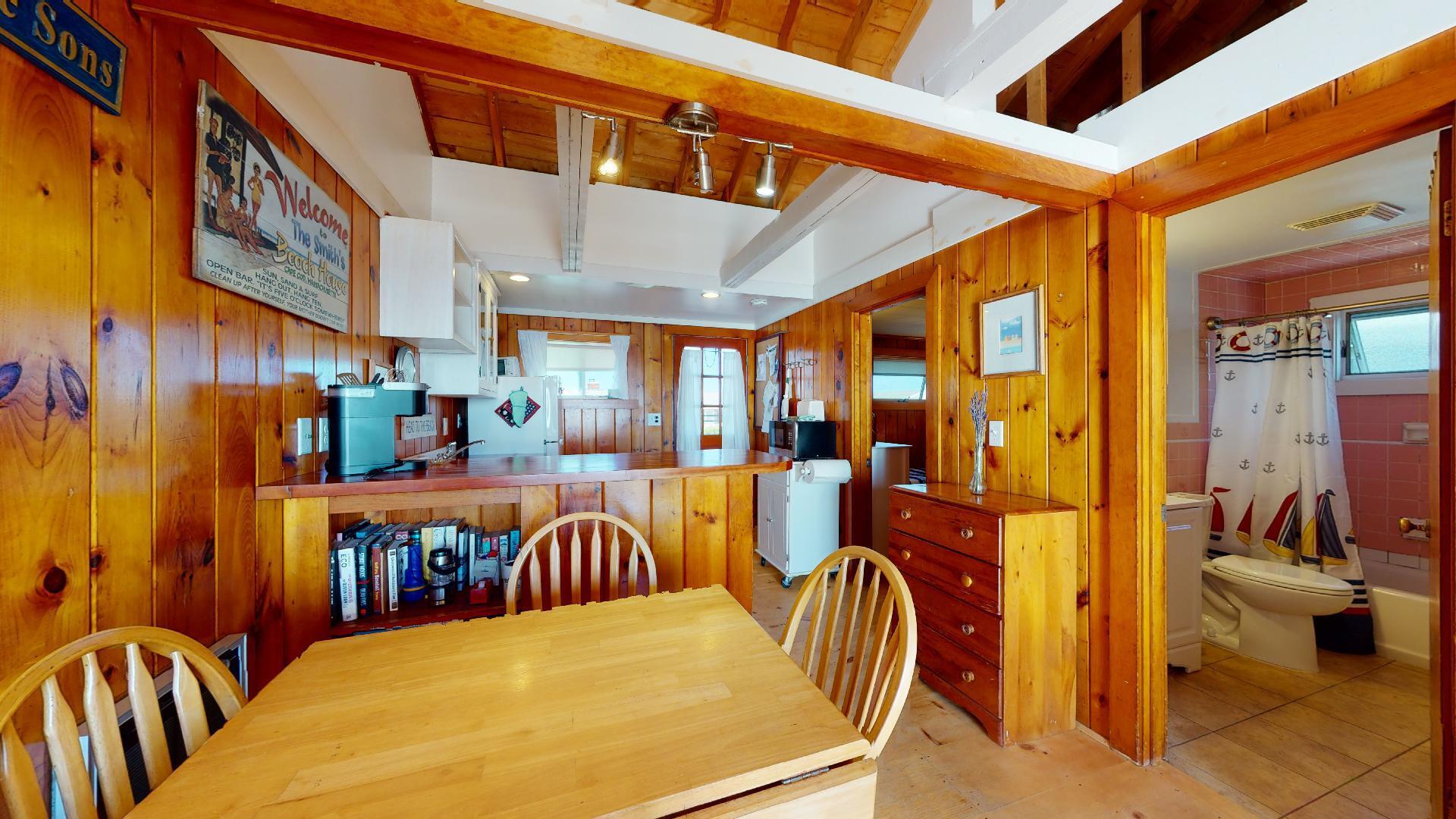 314 Shore Road, Unit 4 5 Truro, MA 02666 - Photo 19 of 50 a view of a dining room with furniture