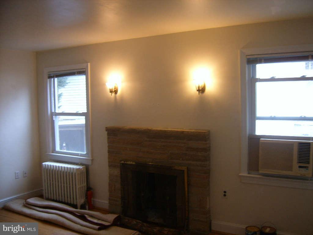 2820 1st Road North Arlington, VA 22201 - Photo 16 of 18 Living Room