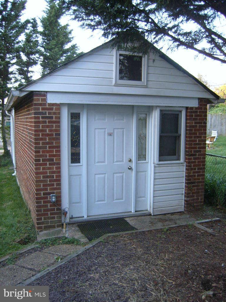 2820 1st Road North Arlington, VA 22201 - Photo 3 of 18 Exterior (General)