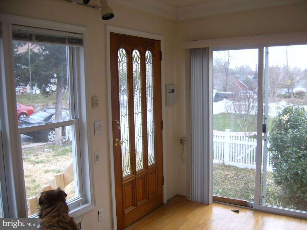 2820 1st Road North Arlington, VA 22201 - Photo 6 of 18 Interior (General)
