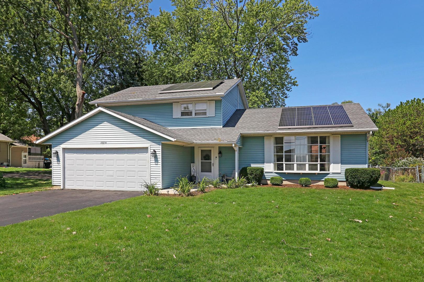 10254 West Beach Road Beach Park, IL 60099 - Photo 1 of 25 a front view of house with yard and green space