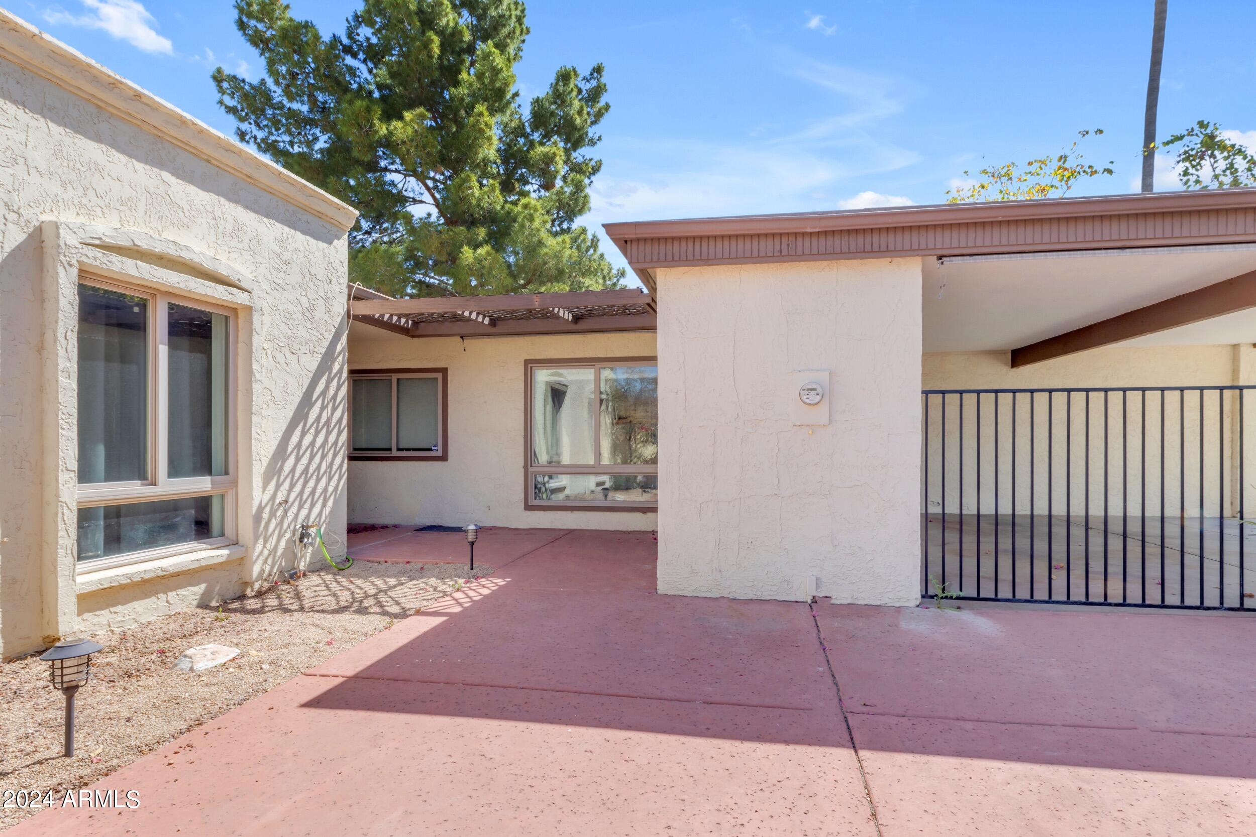 2920 West Lamar Road Phoenix, AZ 85017 - Photo 3 of 17 entryway