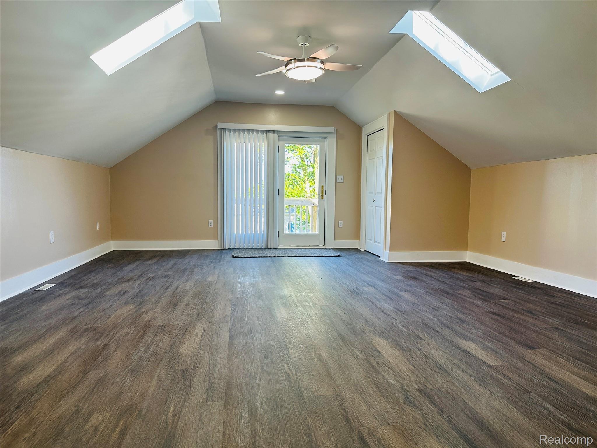 11270 Rushton Road, Unit 3 South Lyon, MI 48178 - Photo 7 of 21 11270 Living Room 1.jpg
